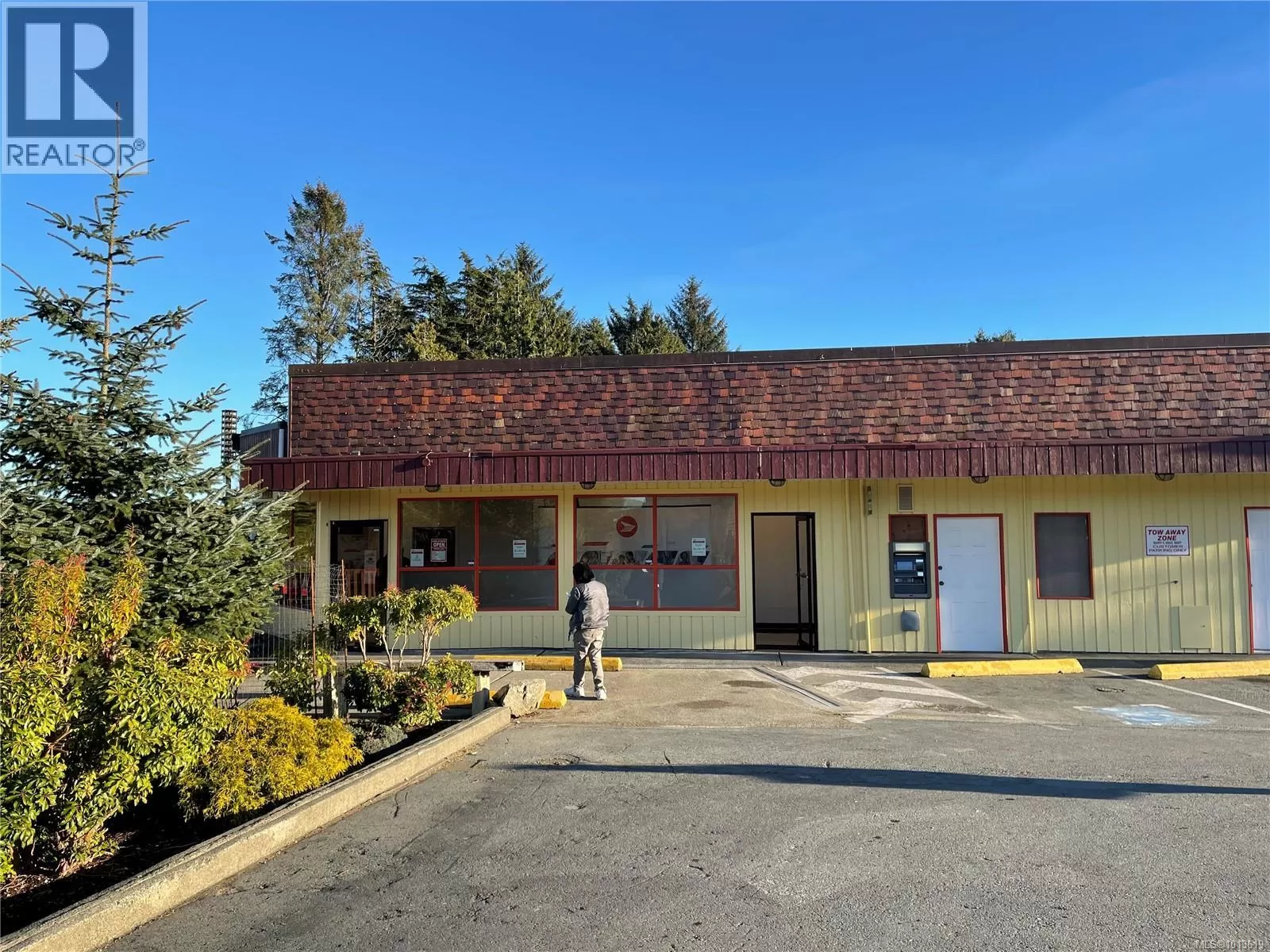 Commercial Mix for rent: 500 1685 Peninsula Rd, Ucluelet, British Columbia V0R 3A0