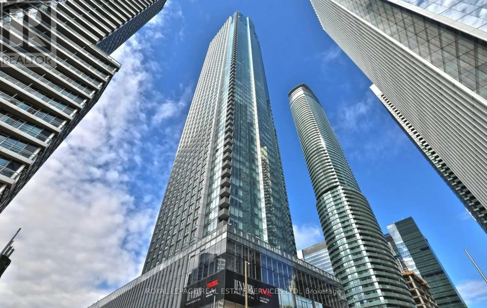 Apartment for rent: 5001 - 10 York Street, Toronto, Ontario M5J 2L9