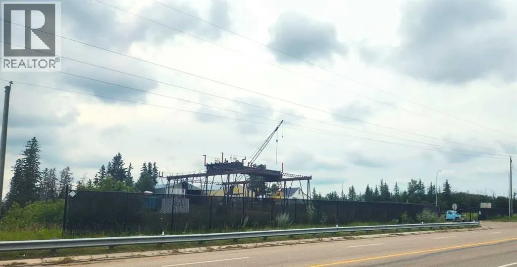 Commercial Mix for rent: 5001 76 Street, Lacombe, Alberta T4L 0K8