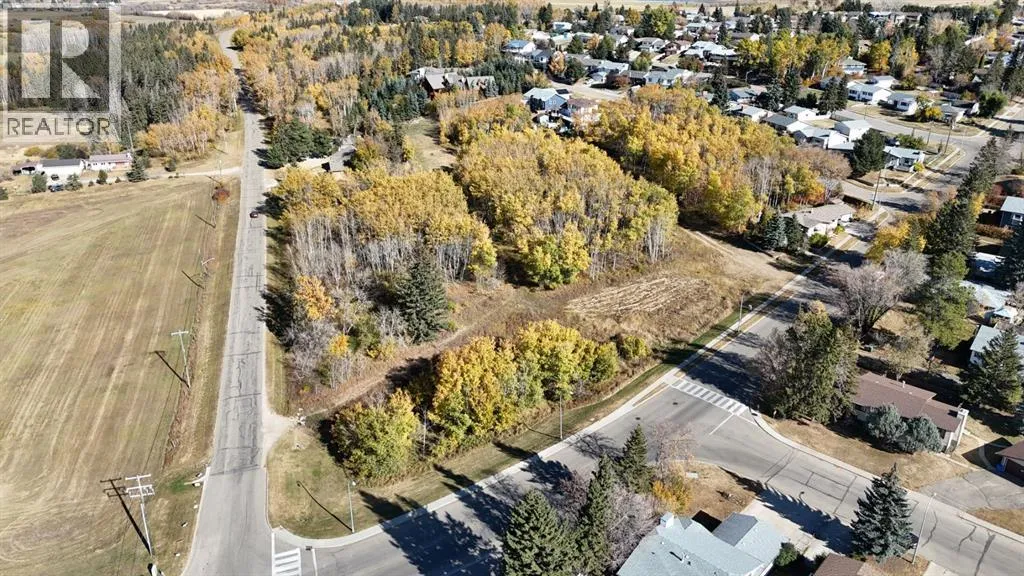 5005 46 Street, Ponoka, Alberta T4J 1C2