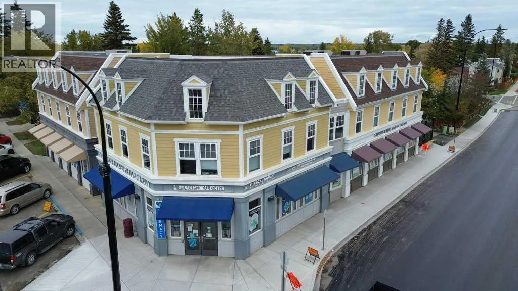 Commercial Mix for rent: 5007 46 Street, Sylvan Lake, Alberta T4S 1C2