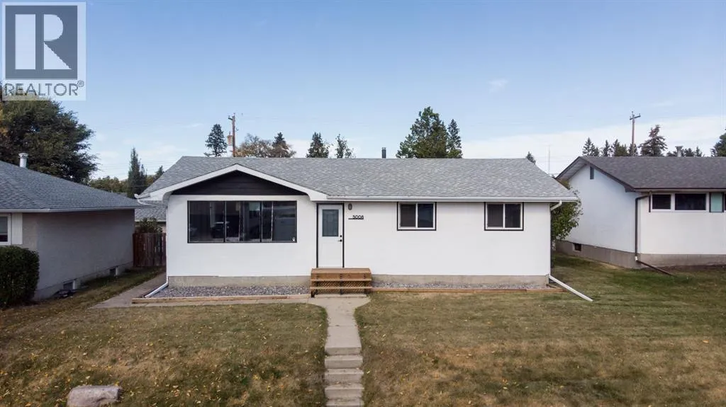 House for rent: 5008 39 Street, Innisfail, Alberta T4G 1H7