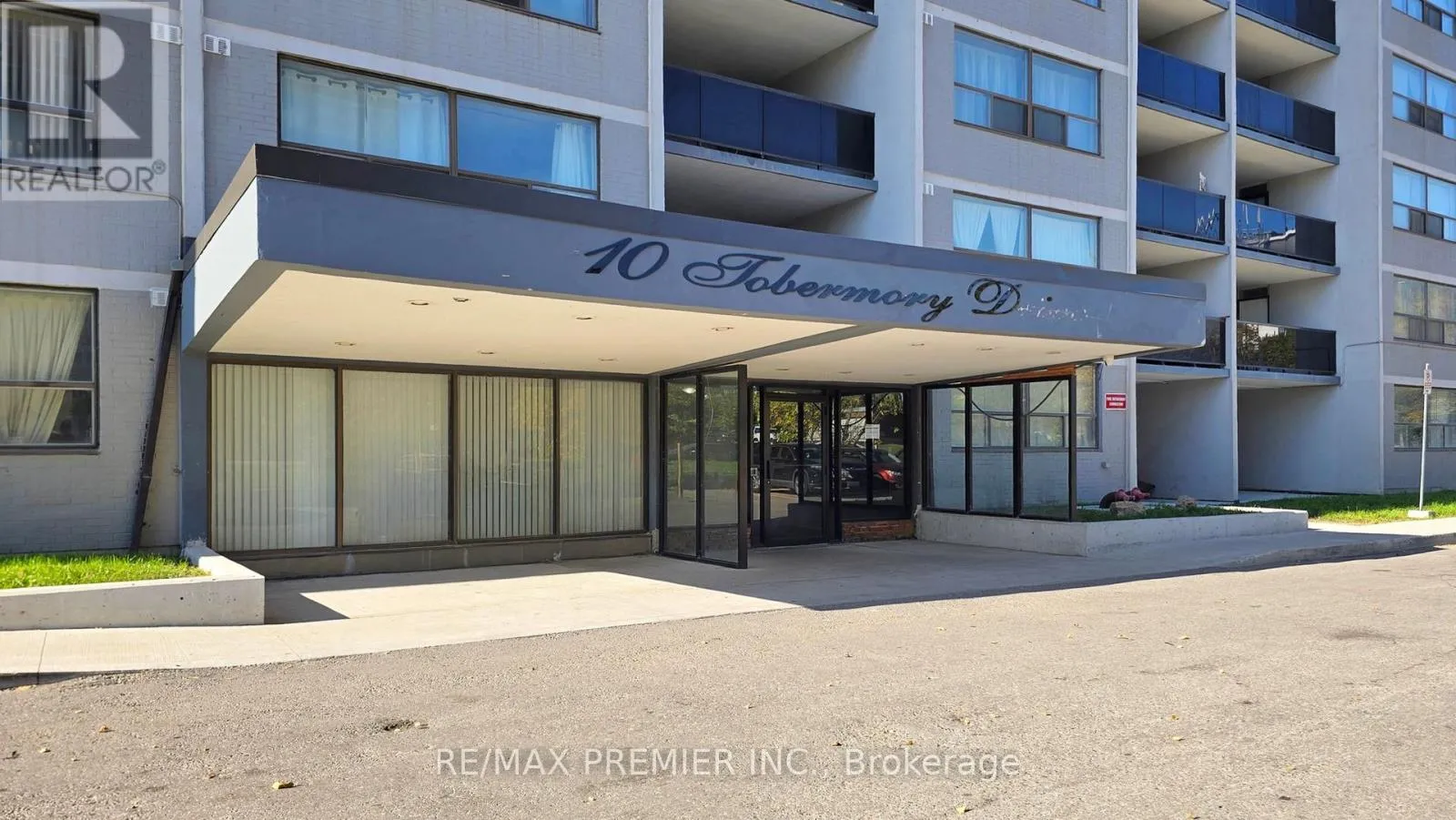 Apartment for rent: 501 - 10 Tobermory Drive, Toronto, Ontario M3N 2Y5