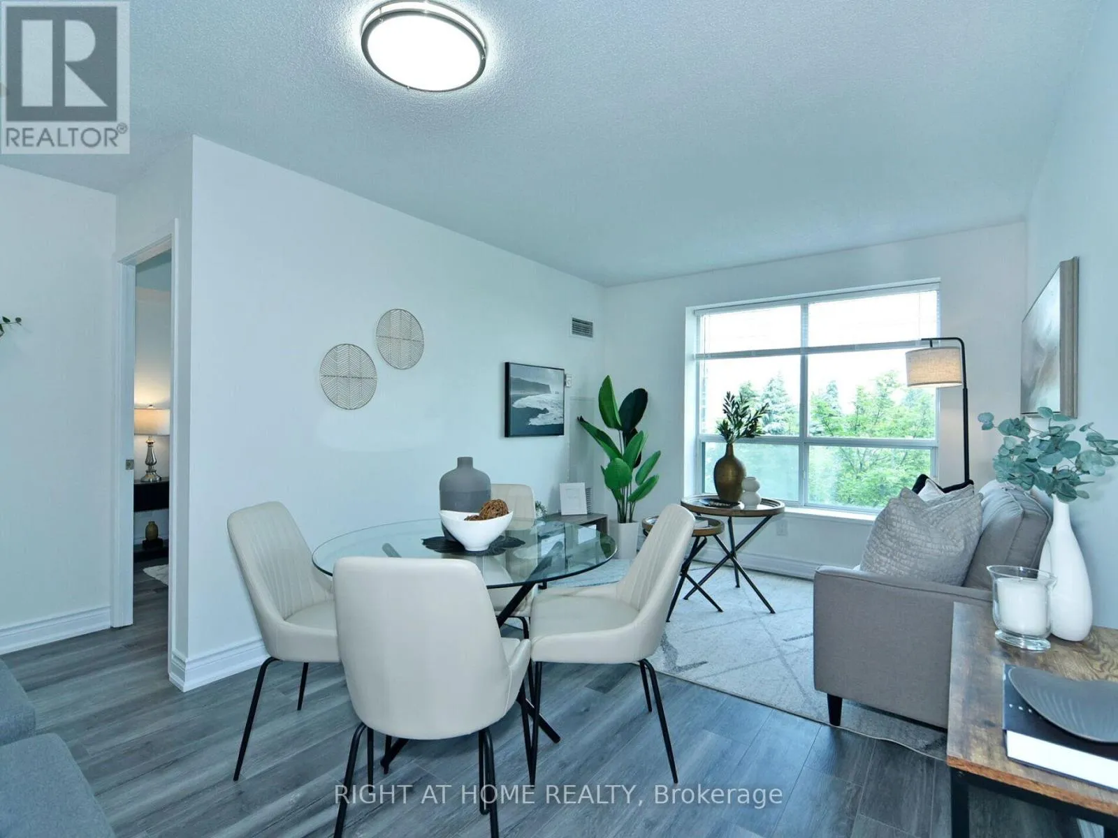 Apartment for rent: 501 - 51 Baffin Court, Richmond Hill, Ontario L4B 4P6