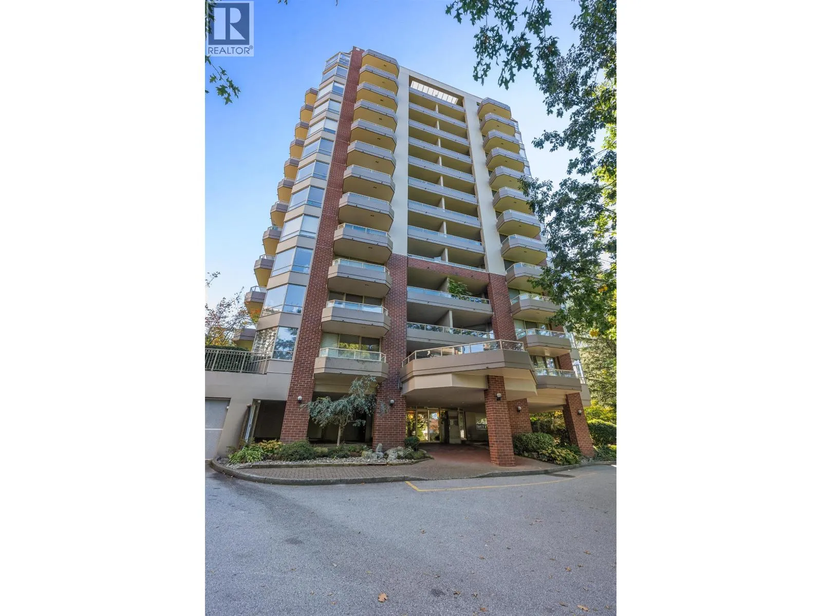 Apartment for rent: 501 728 Farrow Street, Coquitlam, British Columbia V3J 3S6