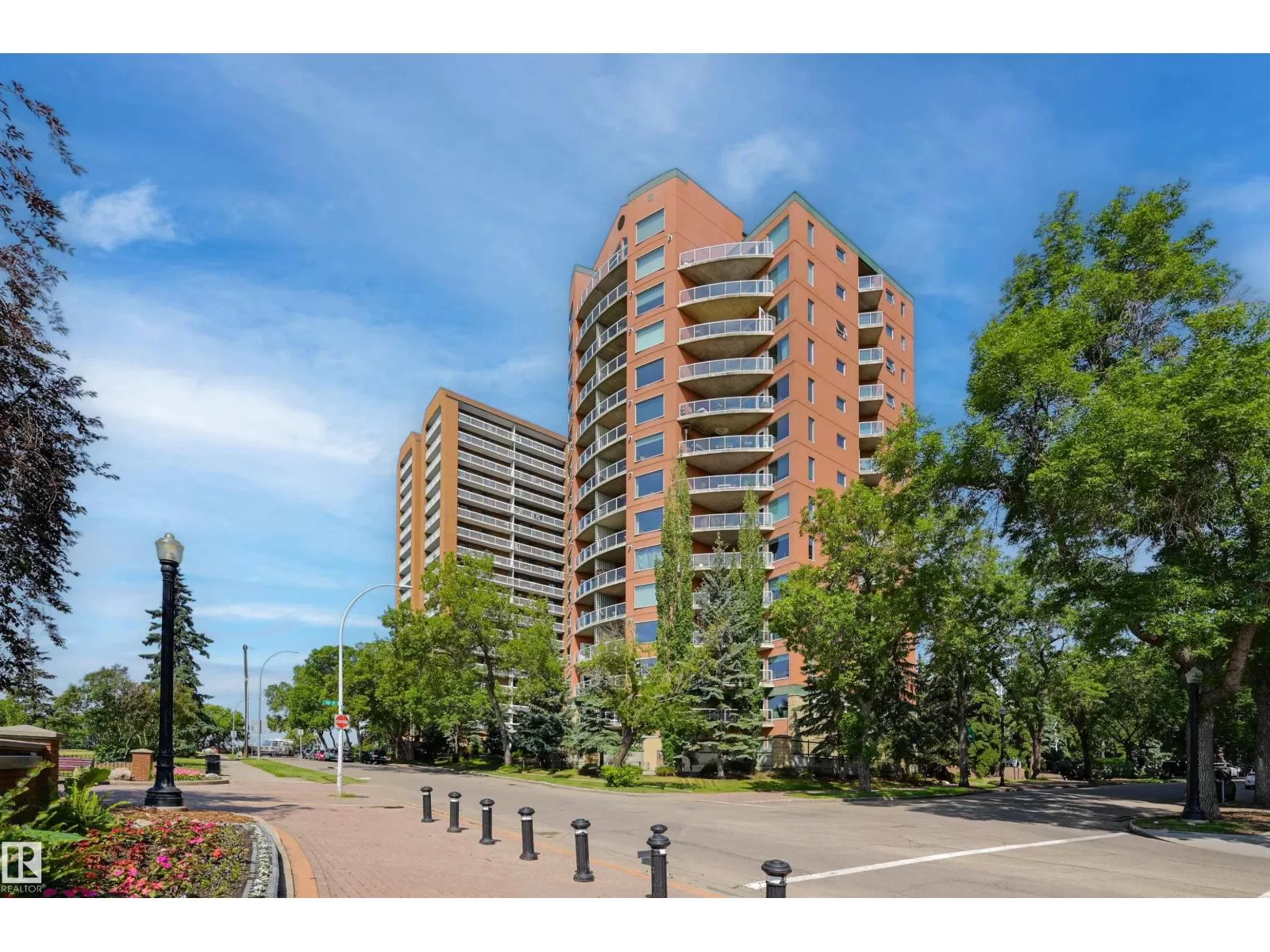 Apartment for rent: #501 9708 110 St Nw, Edmonton, Alberta T5K 2W3