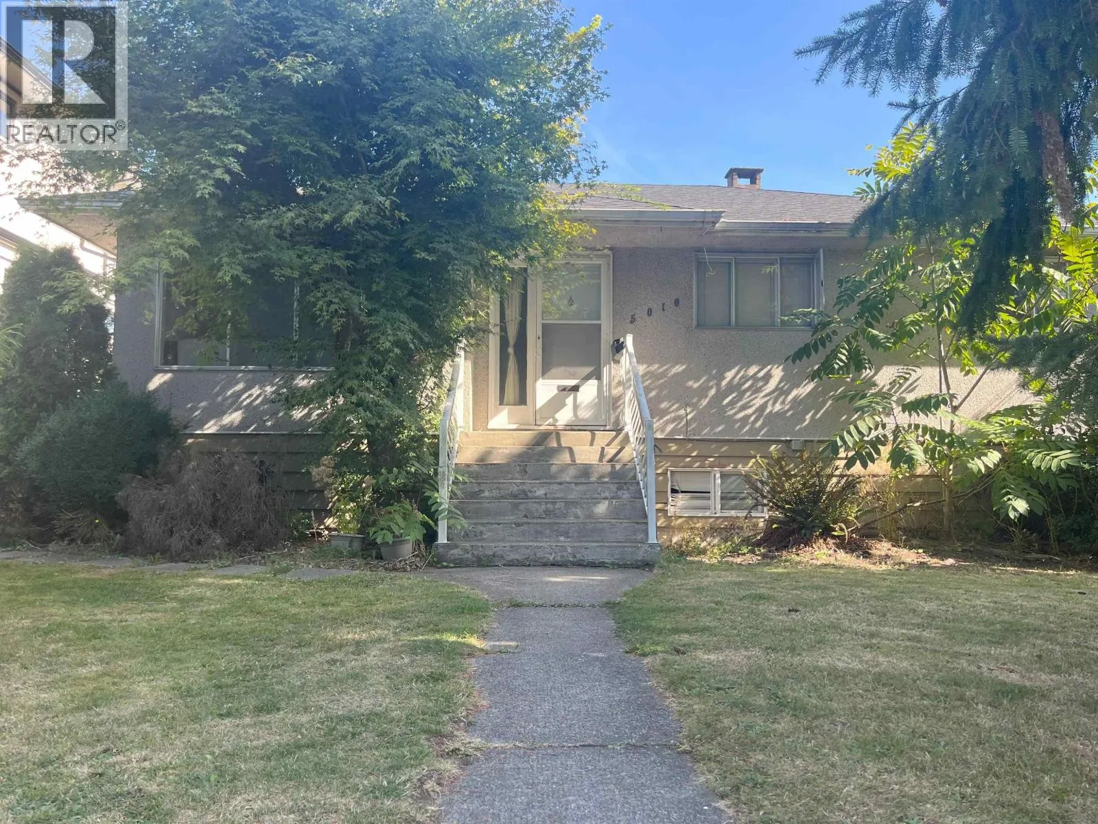 House for rent: 5010 Lorraine Avenue, Burnaby, British Columbia V5G 2S2