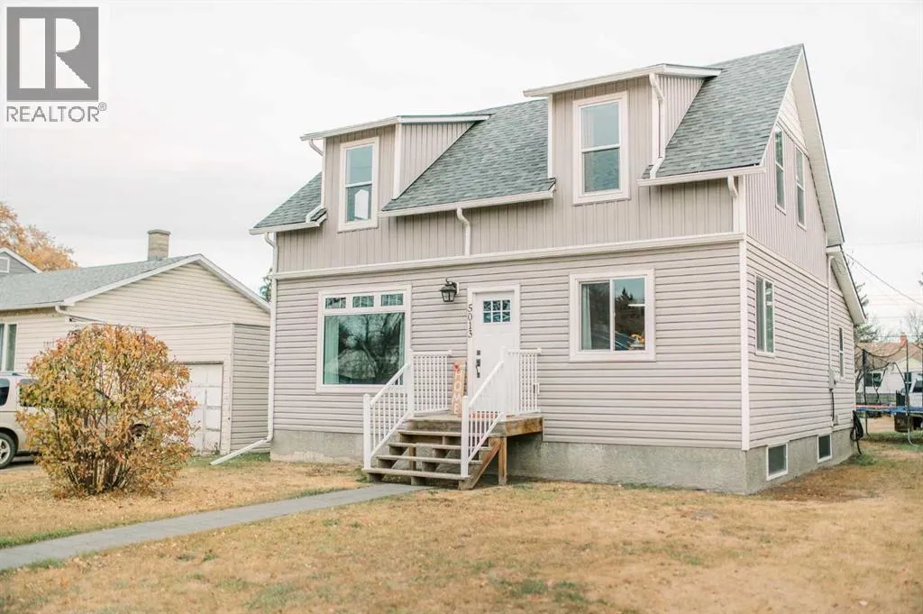 House for rent: 5013 57 Street, Stettler, Alberta T4K 1B4