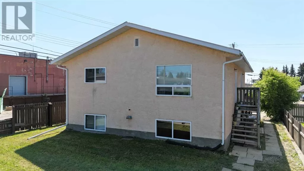Multi-Family for rent: 5015 7 Avenue, Edson, Alberta T7E 1N7