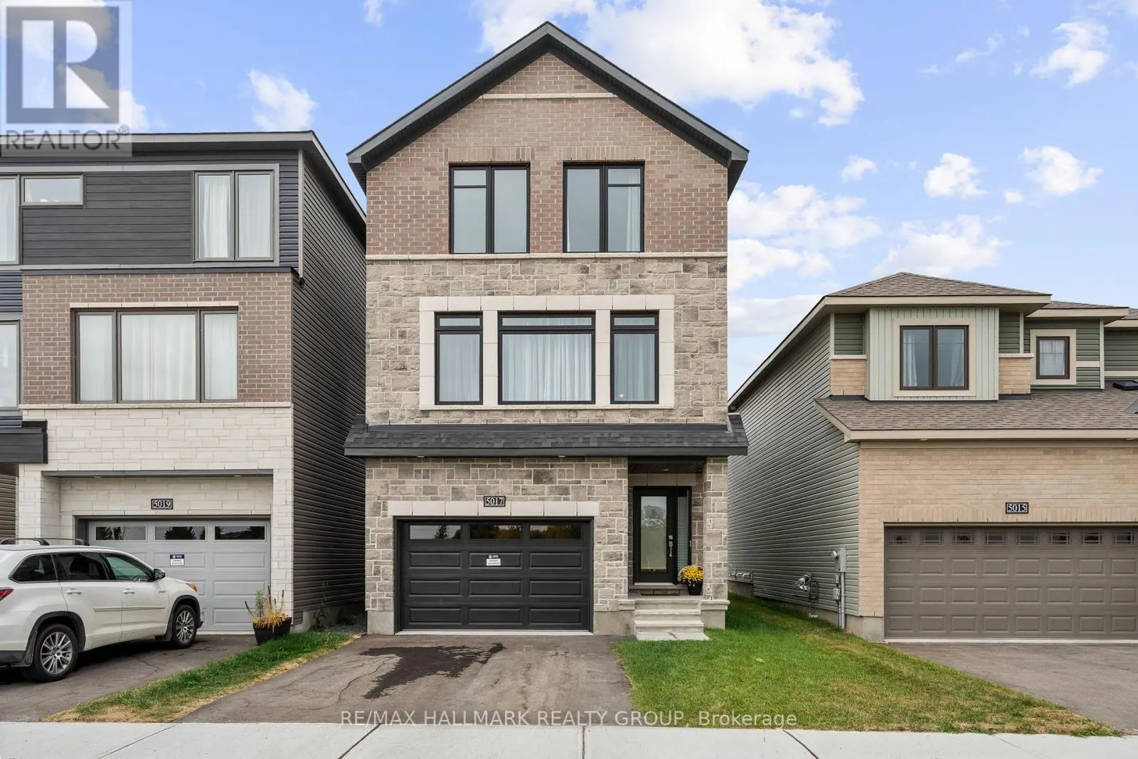 House for rent: 5017 Abbott Street E, Ottawa, Ontario K2V 0M6