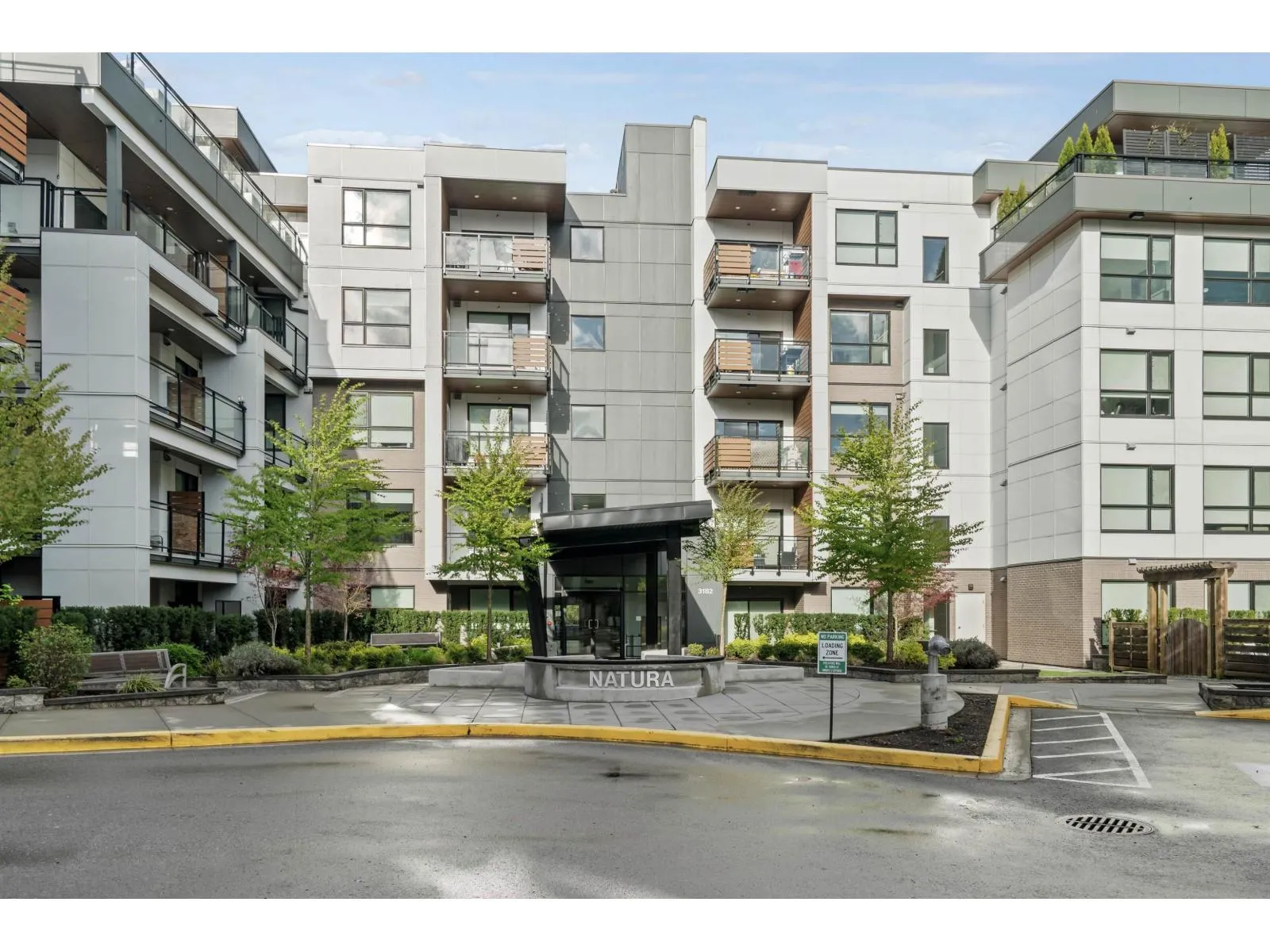 Apartment for rent: 502 3182 Gladwin Road, Abbotsford, British Columbia V2T 0K8