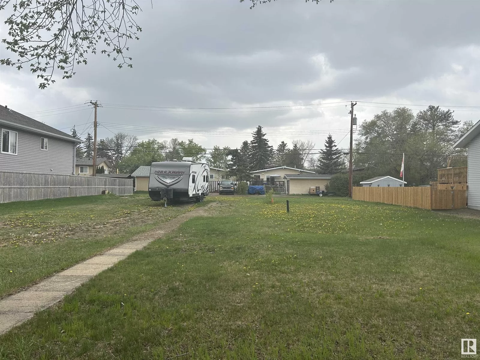 No Building for rent: 5020 50 St, Redwater, Alberta T0A 2W0