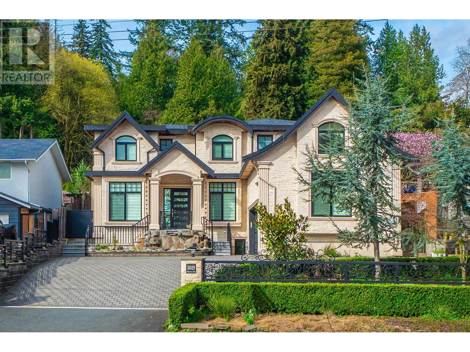 House for rent: 5029 Marine Drive, Burnaby, British Columbia V5J 3G5