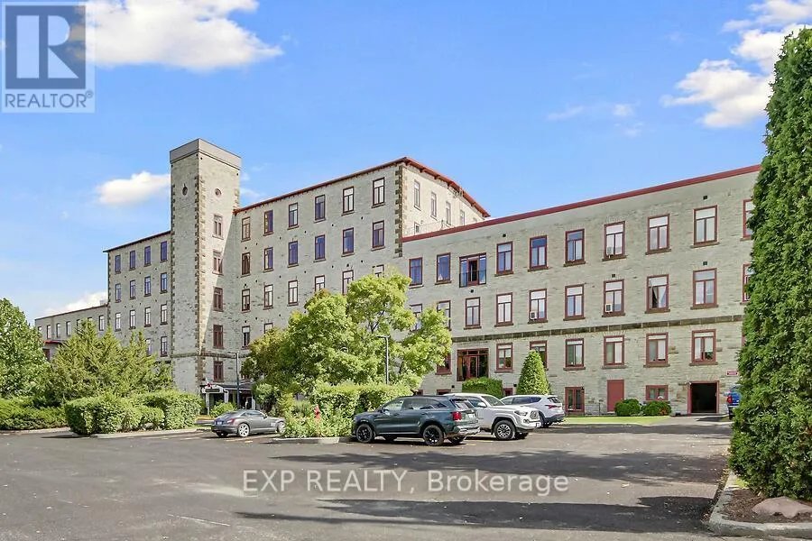 Apartment for rent: 503 - 1 Rosamond Street E, Mississippi Mills, Ontario K0A 1A0