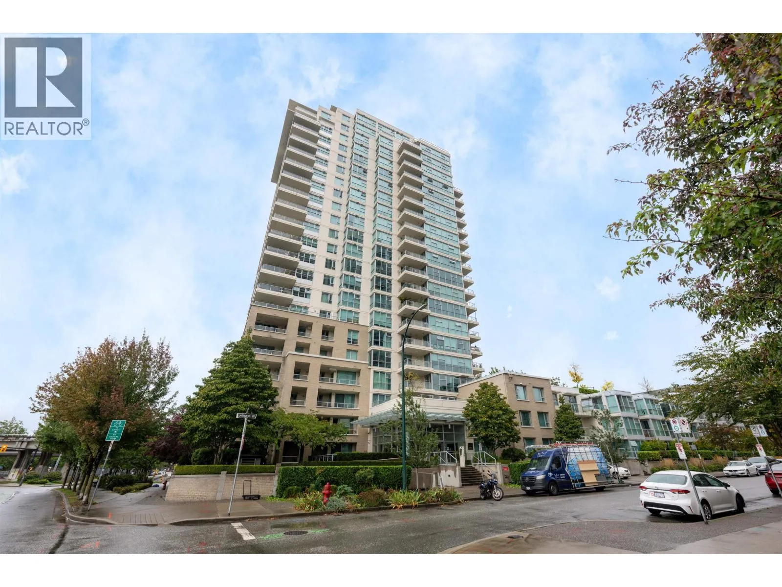 Apartment for rent: 503 125 Milross Avenue, Vancouver, British Columbia V6A 0A1