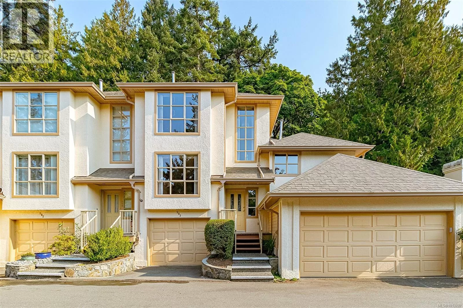 Row / Townhouse for rent: 503 510 Marsett Pl, Saanich, British Columbia V8Z 6S4