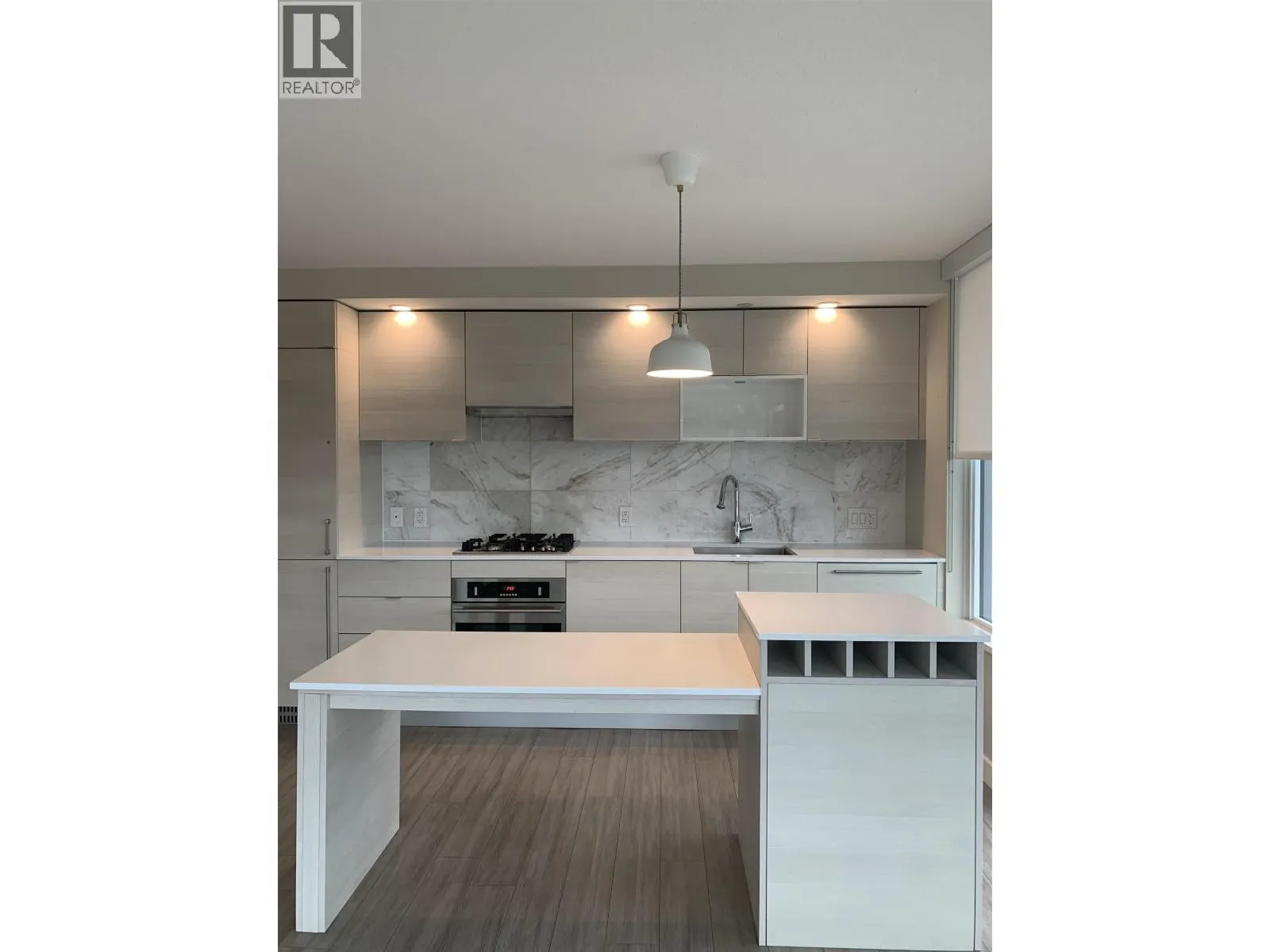 Apartment for rent: 503 602 Como Lake Avenue, Coquitlam, British Columbia V3J 0G2