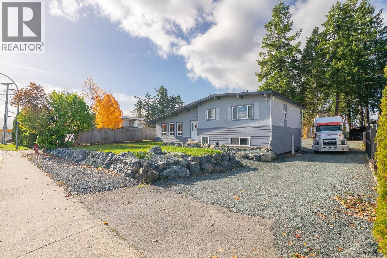 House for rent: 5032 Cherry Creek Rd, Port Alberni, British Columbia V9Y 6Y7