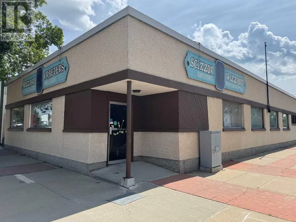 Commercial Mix for rent: 5033 50 Avenue, Ponoka, Alberta T4J 1C5