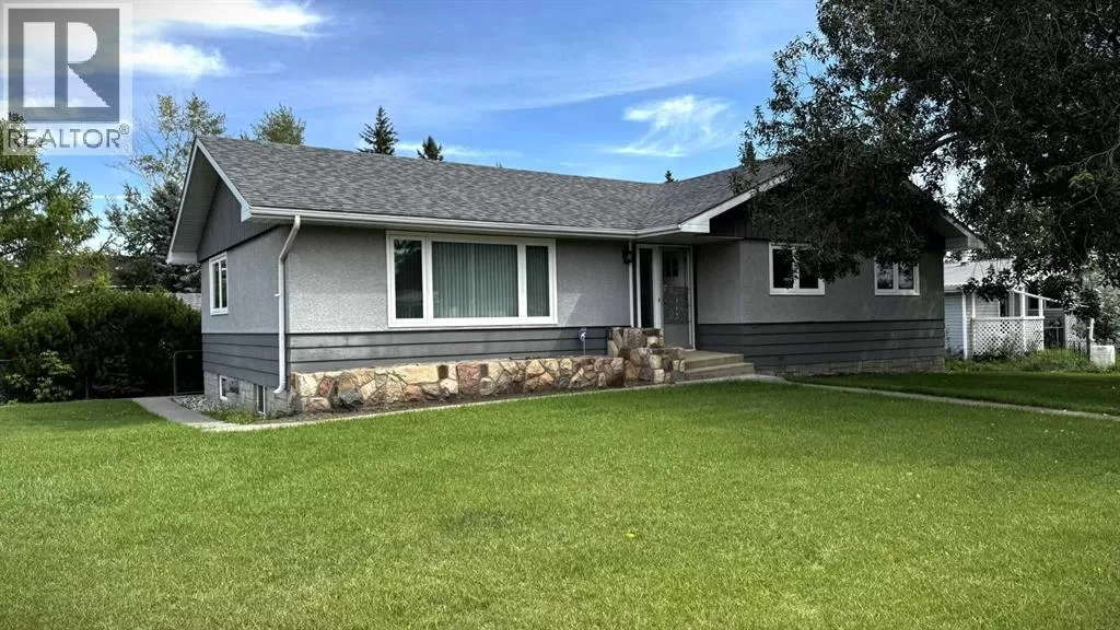 House for rent: 5036 51 Avenue, Irma, Alberta T0B 2H0