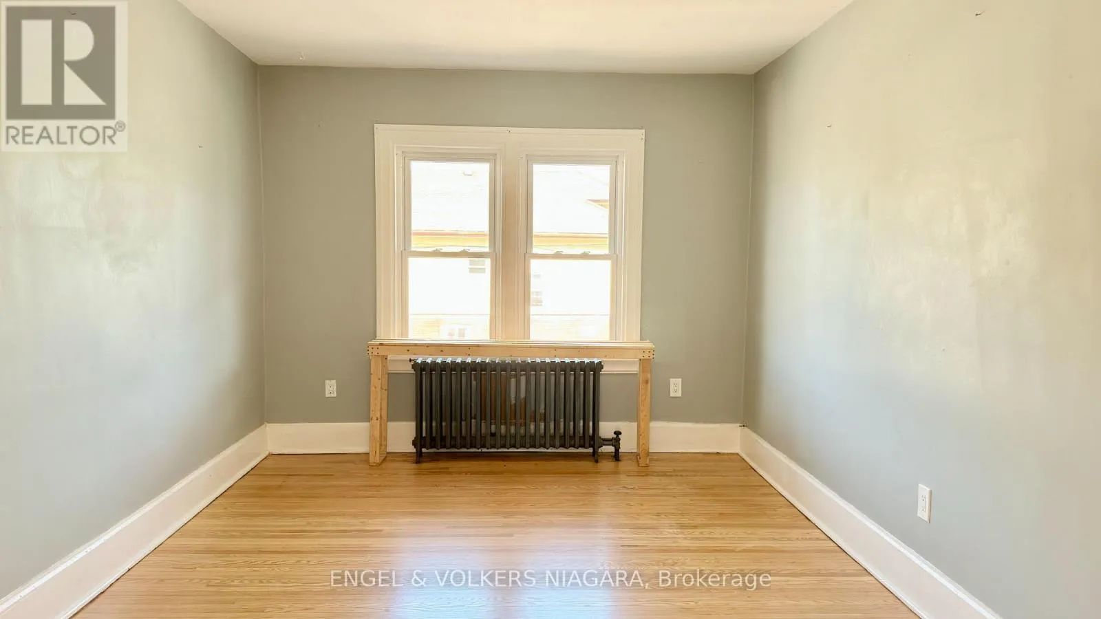 Other for rent: 5038 Huron Street, Niagara Falls, Ontario L2E 2J7