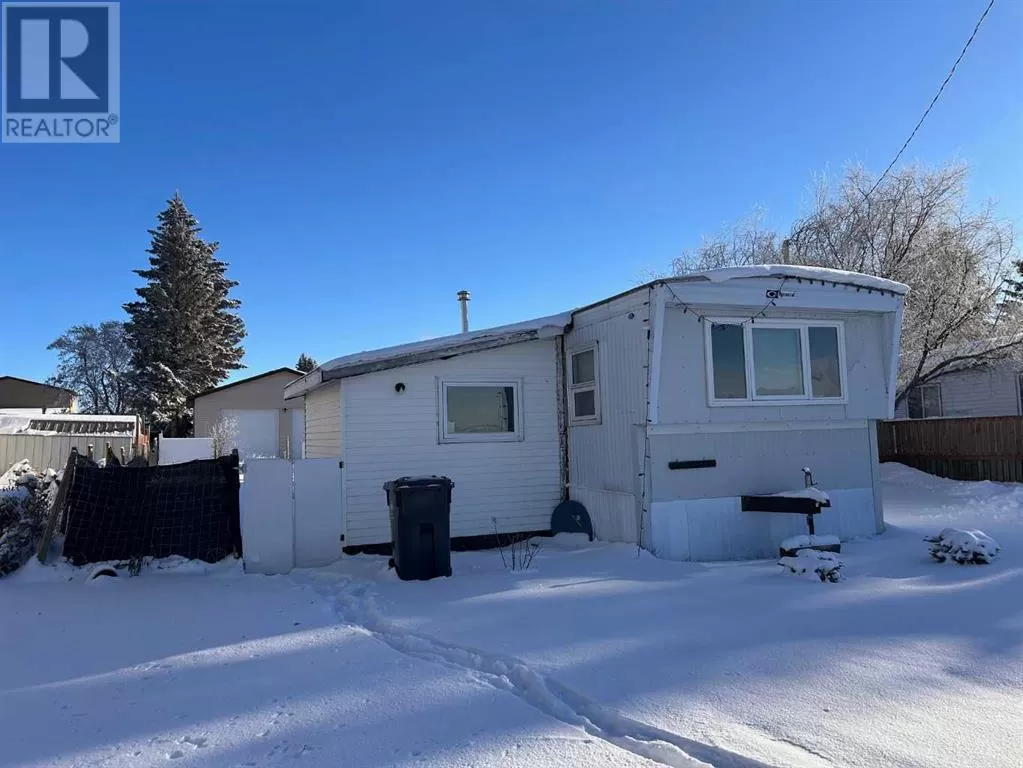 Manufactured Home for rent: 5039 53 Street, Islay, Alberta T0B 2J0