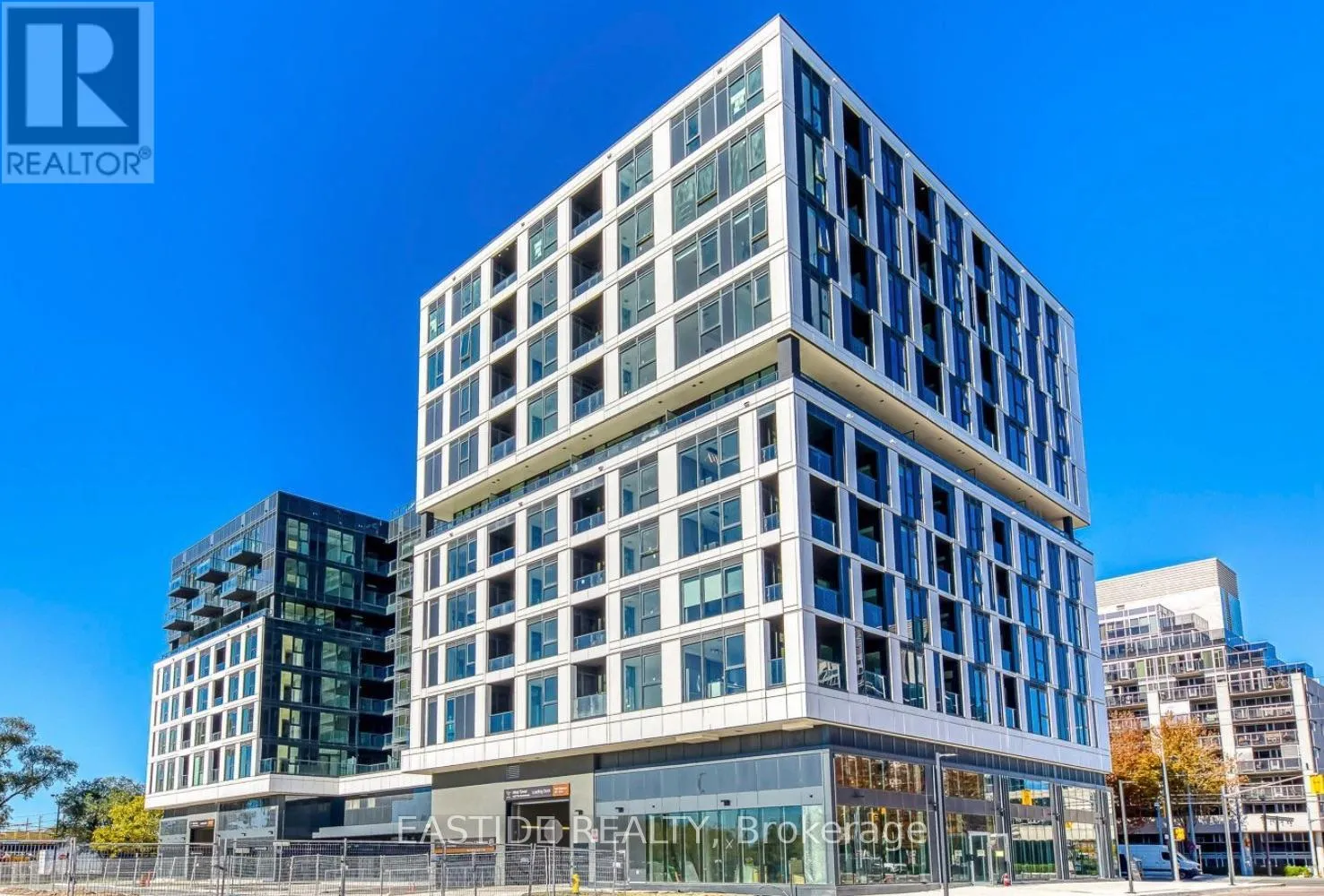 Apartment for rent: 504 - 1037 The Queensway, Toronto, Ontario M8Z 6C7