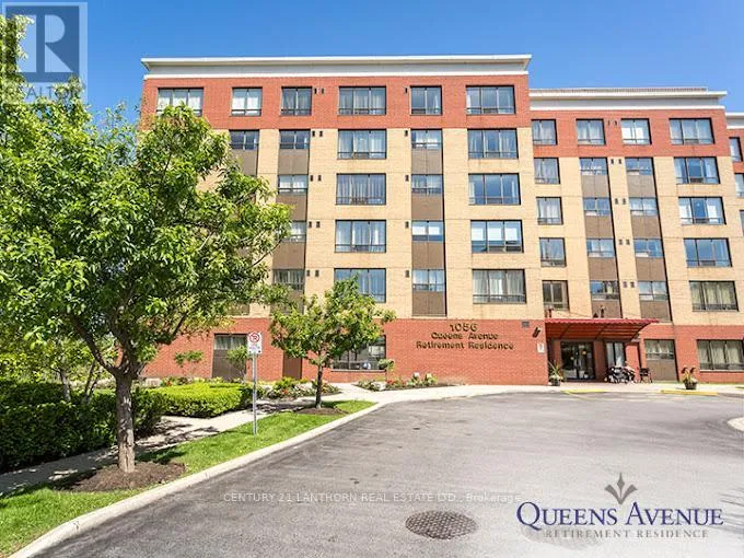 Apartment for rent: 504 - 1056 Queens Avenue, Oakville, Ontario L6H 6R3