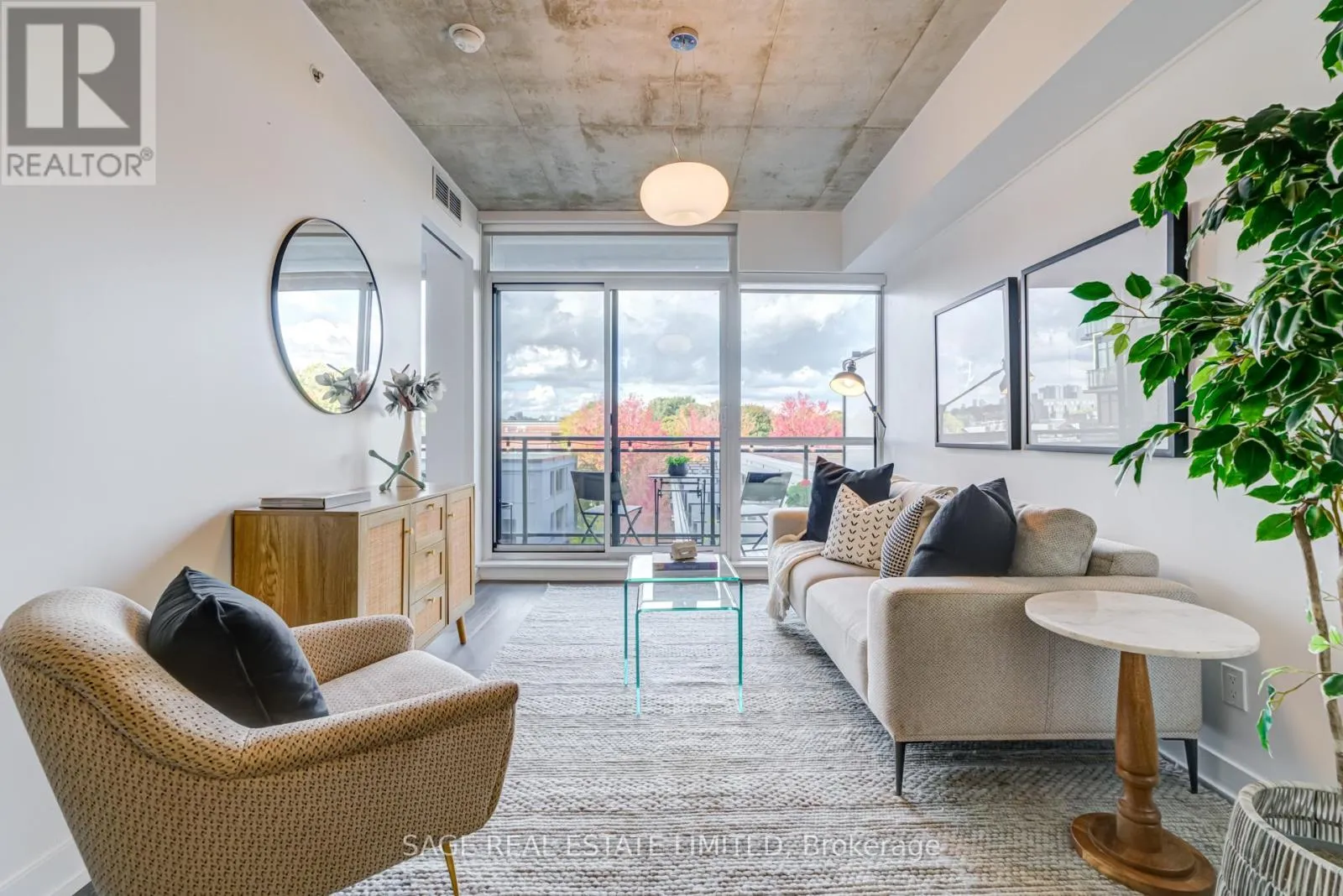 Apartment for rent: 504 - 1190 Dundas Street E, Toronto, Ontario M4M 0C5