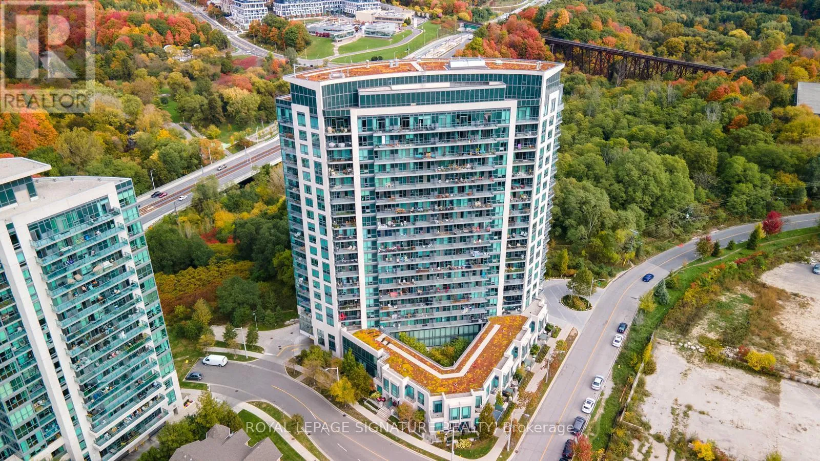 Apartment for rent: 504 - 160 Vanderhoof Avenue, Toronto, Ontario M4G 0B7