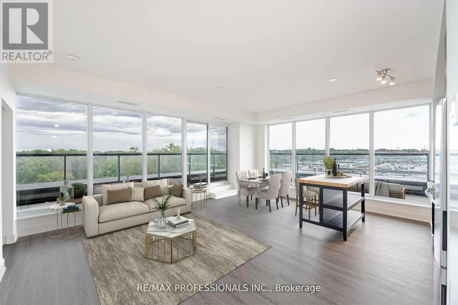 Apartment for rent: 504 - 185 Deerfield Road, Newmarket, Ontario L3Y 0G7