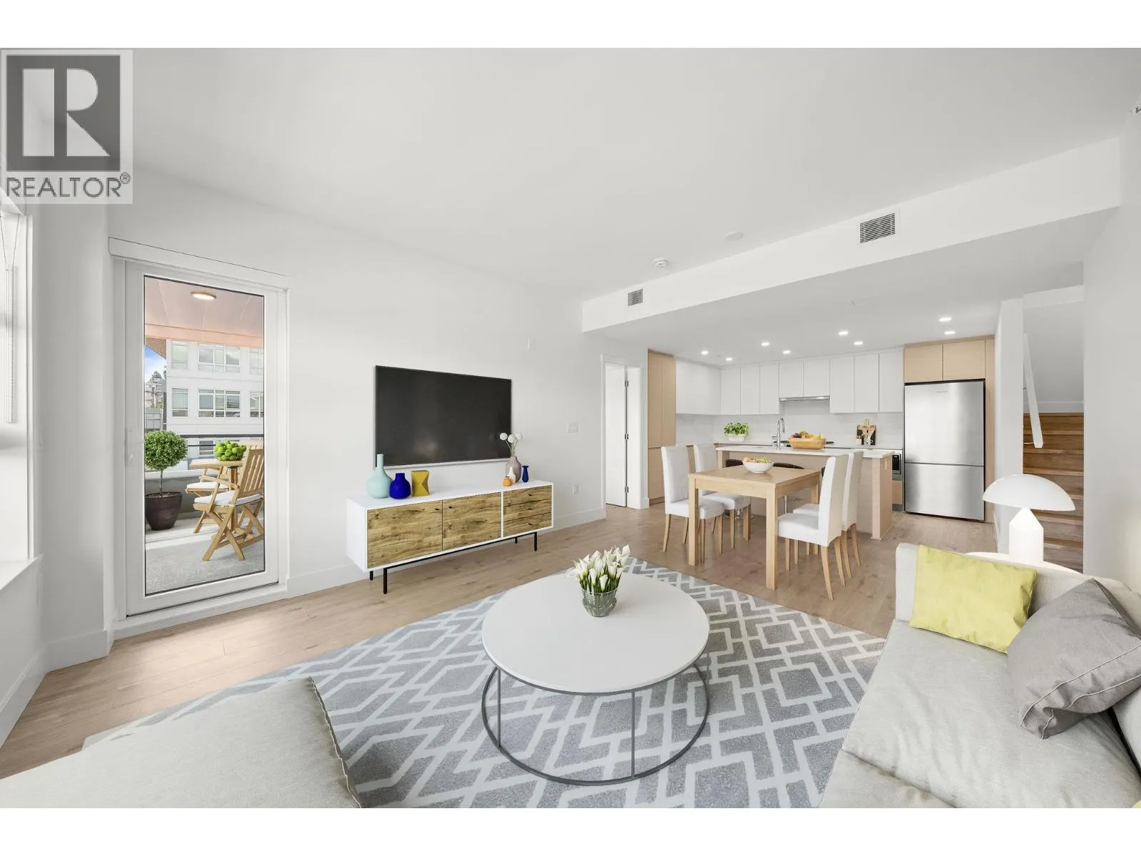 Apartment for rent: 504 4788 Hastings Street, Burnaby, British Columbia V5C 0P4