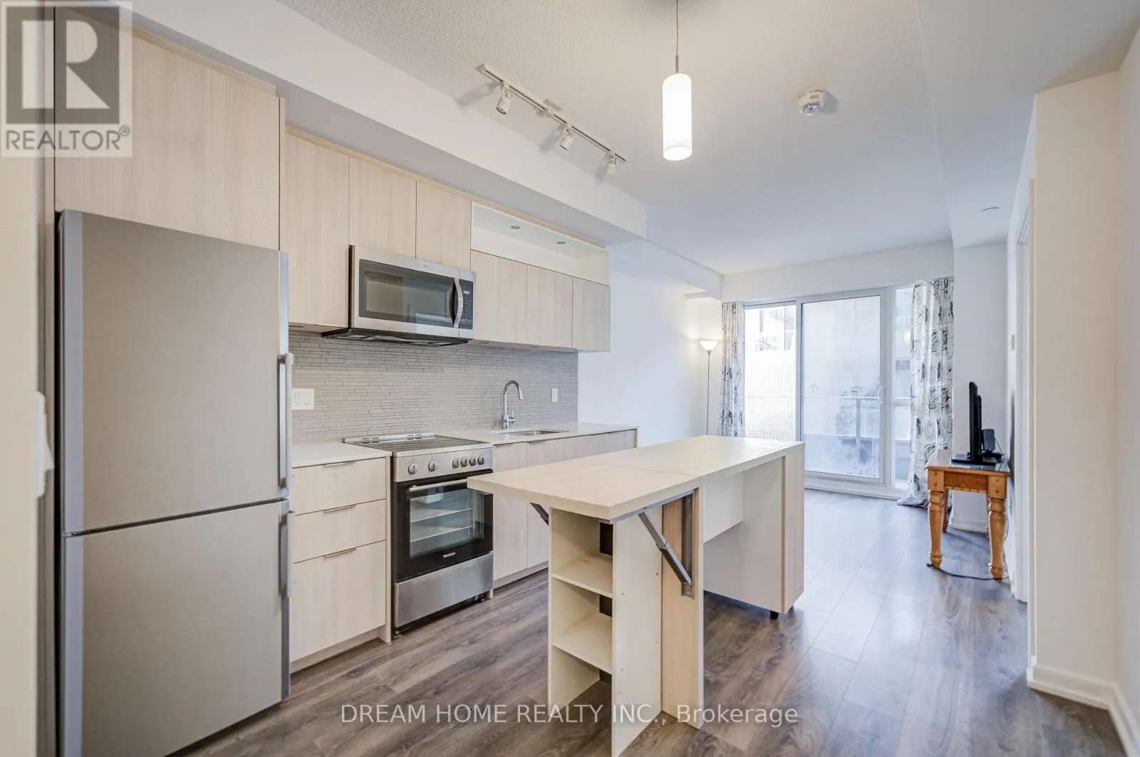 Apartment for rent: 504 - 50 Forest Manor Road, Toronto, Ontario M2J 0E3