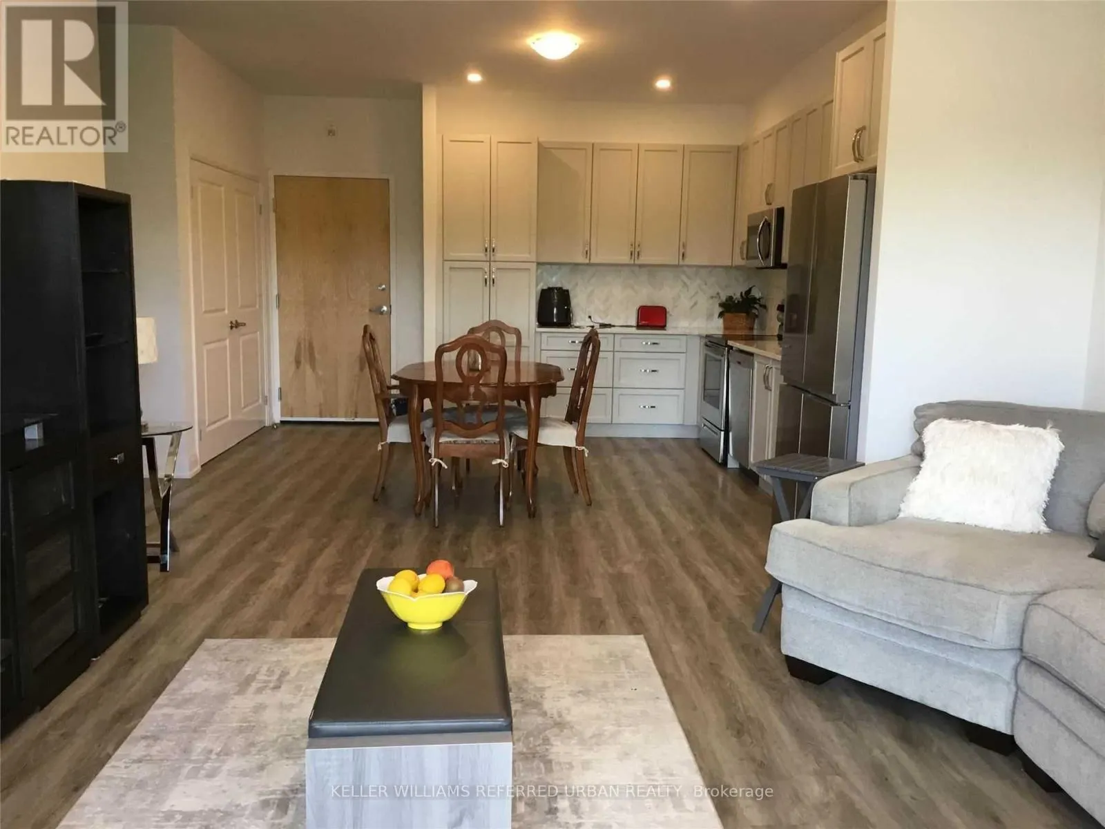 Apartment for rent: 504 - 64 Queen Street, New Tecumseth, Ontario L0G 1W0