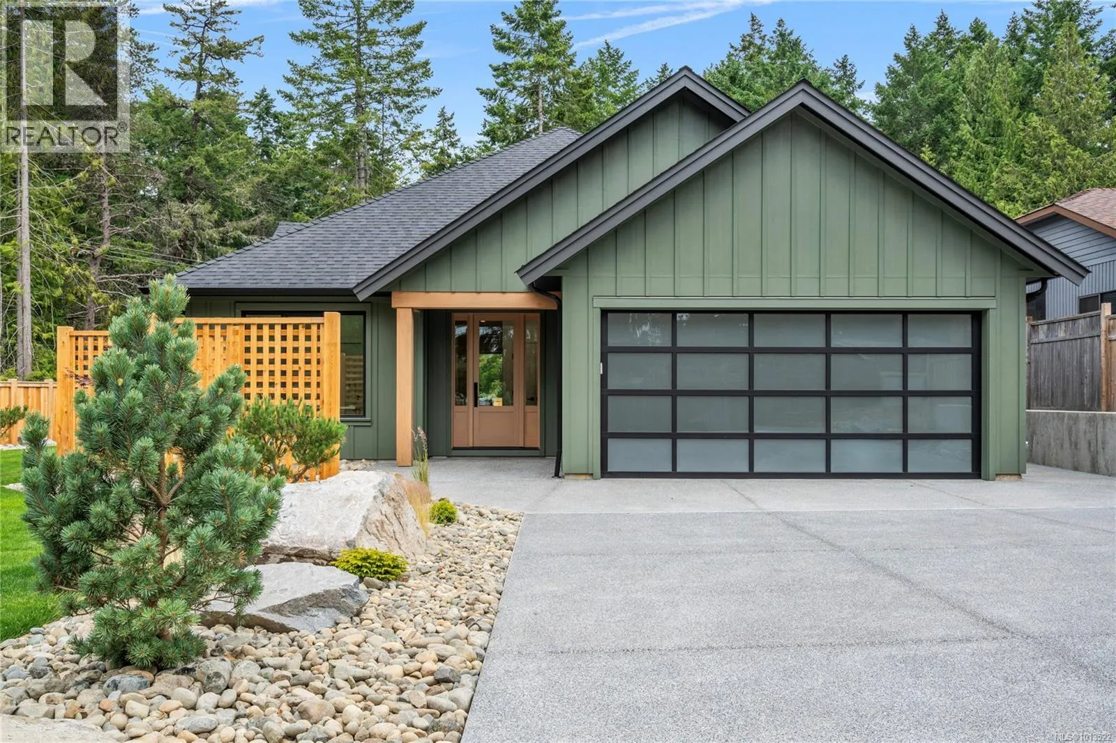 House for rent: 504 Juniper Dr, Qualicum Beach, British Columbia V9K 1A9