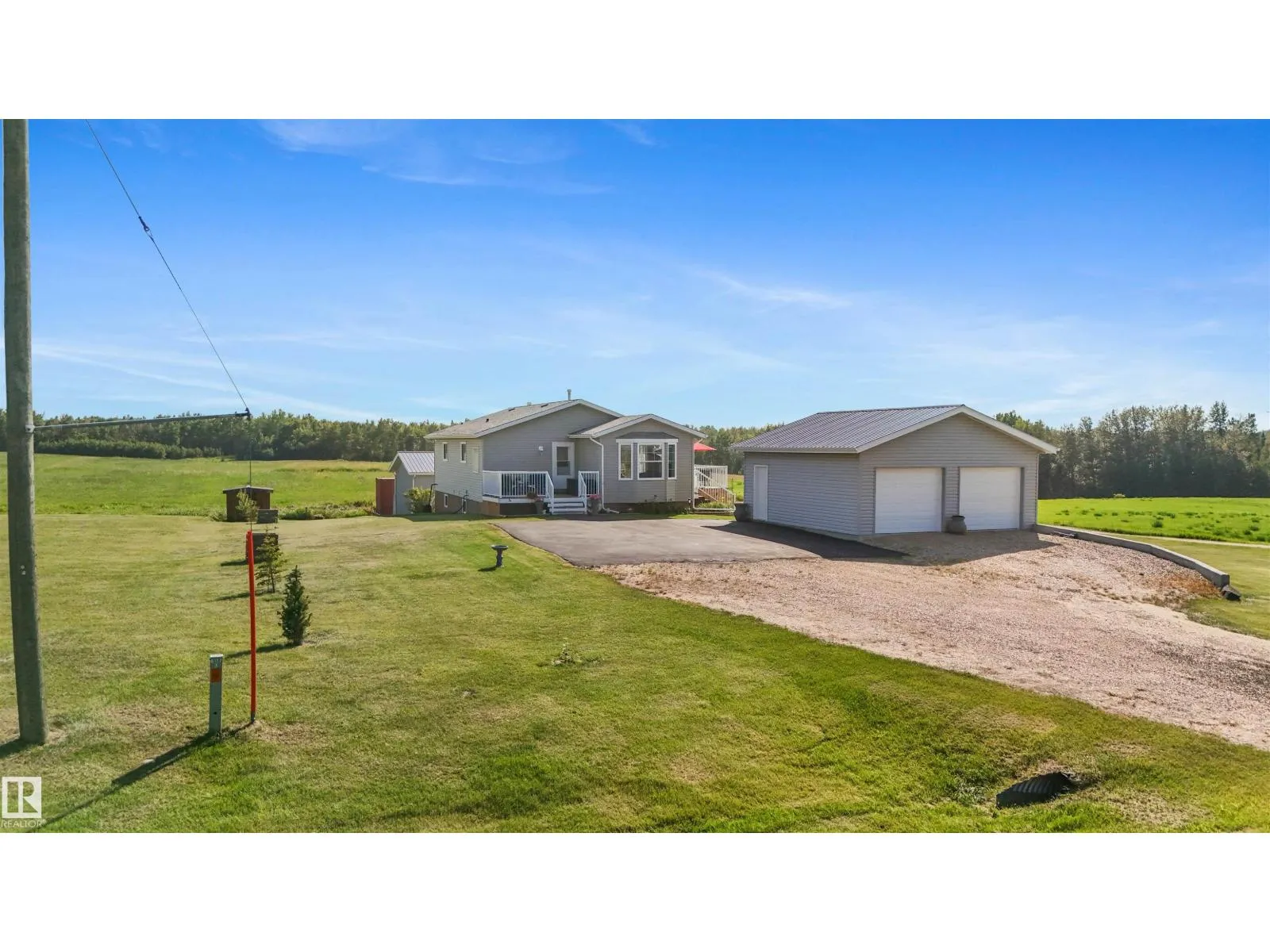 House for rent: 5049 50a Av, Rural Brazeau County, Alberta T0C 1W0