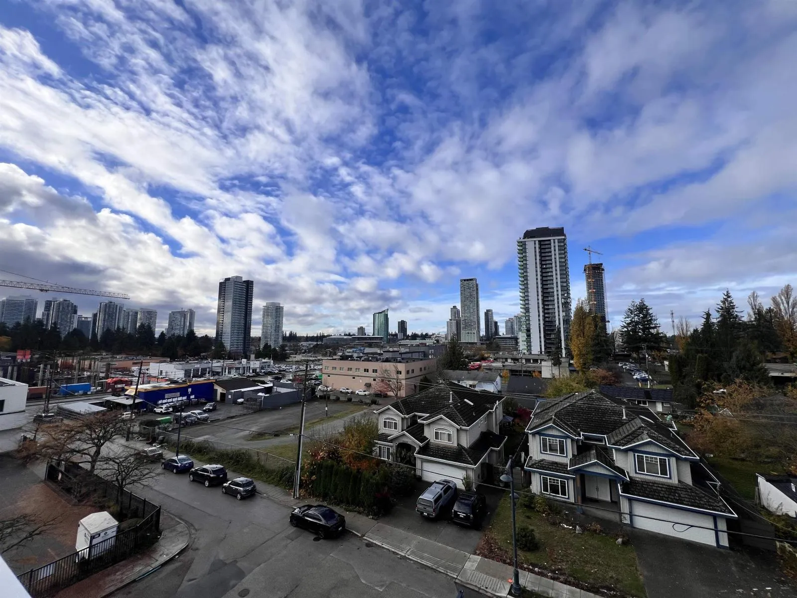 Apartment for rent: 505 10466 138a Street, Surrey, British Columbia V3T 4L3