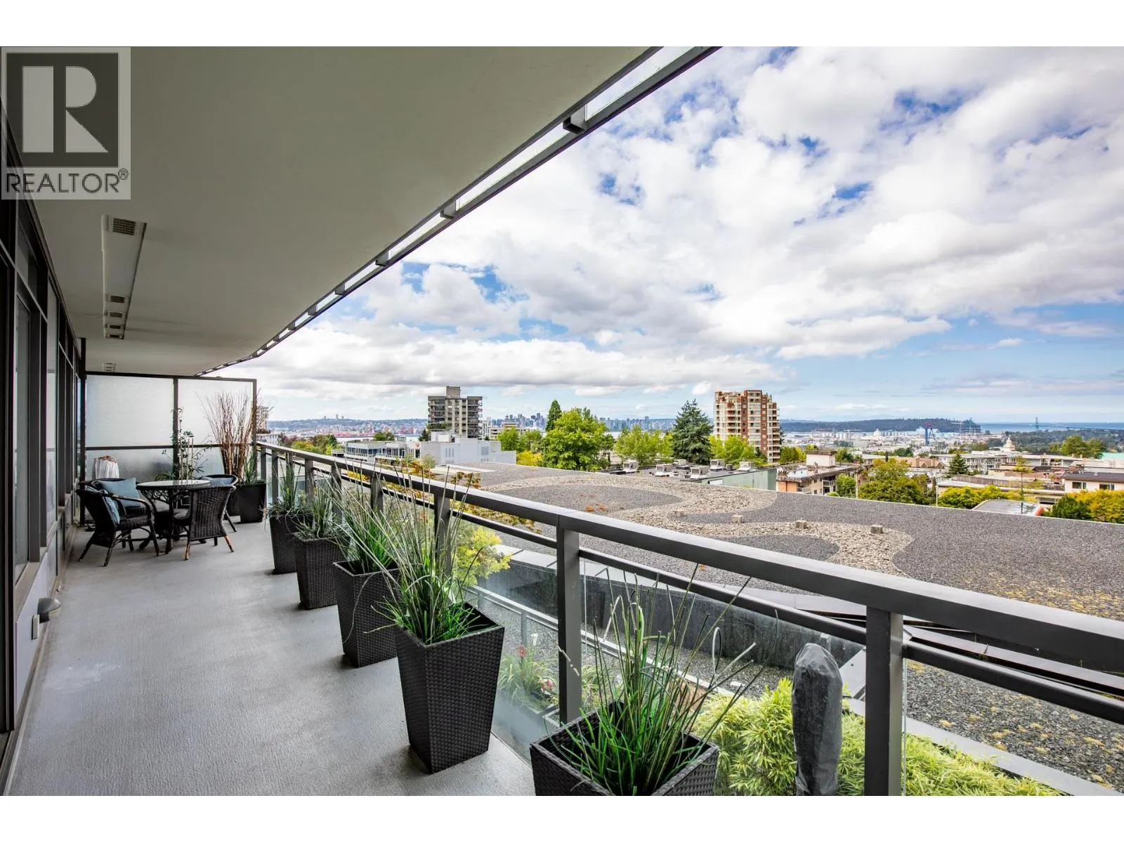 Apartment for rent: 505 111 E 13th Street, North Vancouver, British Columbia V7L 0C7