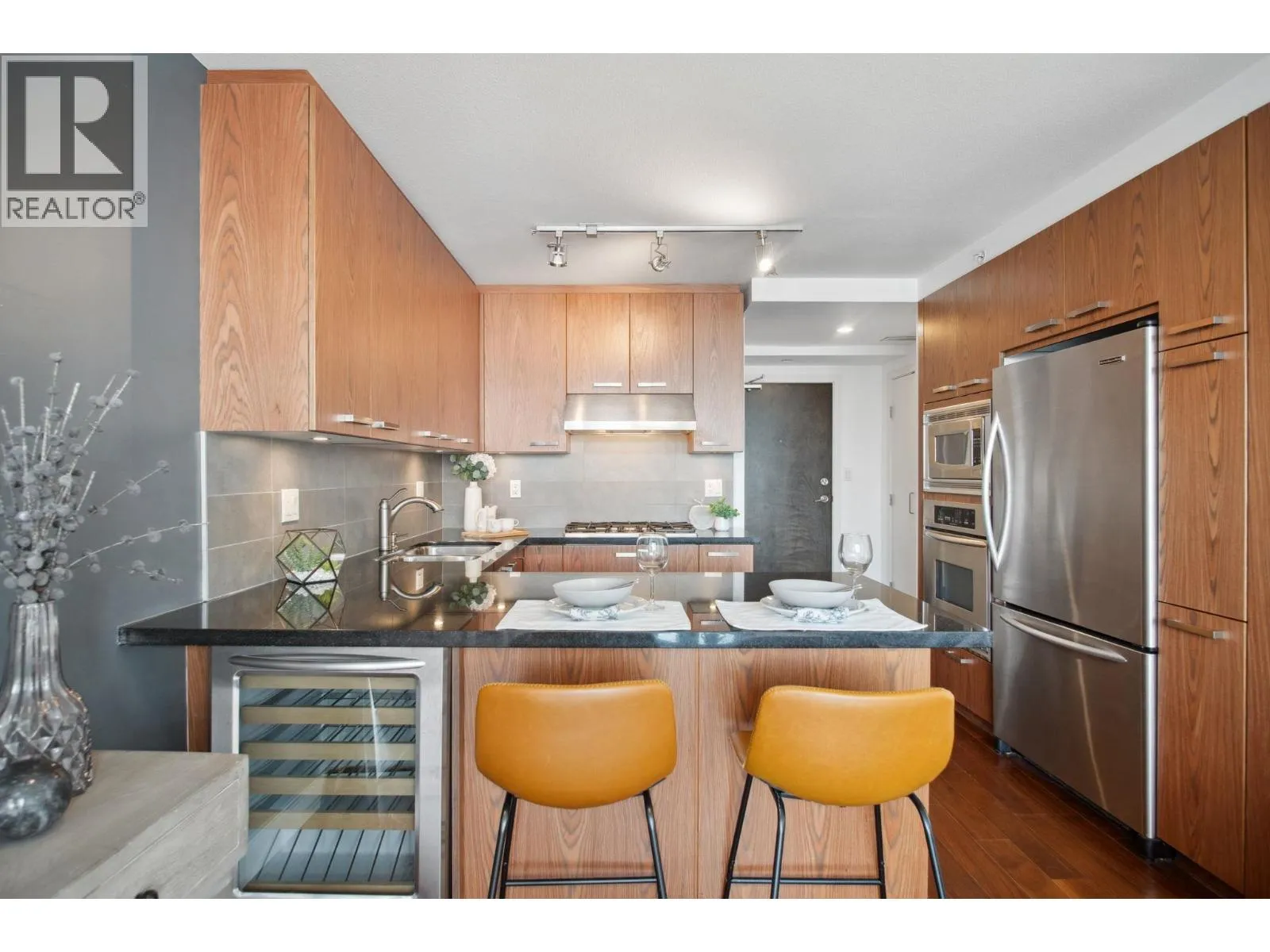 Apartment for rent: 505 3228 Tupper Street, Vancouver, British Columbia V5Z 4S7