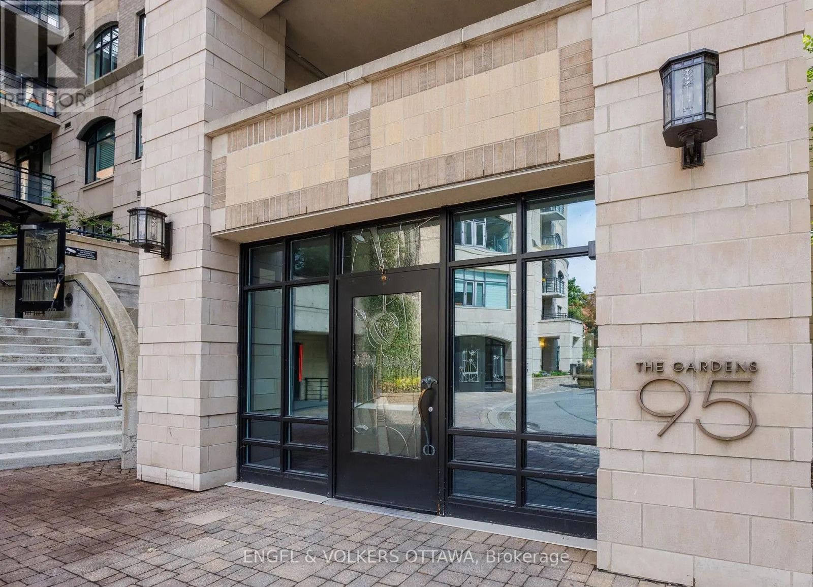 Apartment for rent: 505 - 95 Bronson Avenue, Ottawa, Ontario K1R 1E2