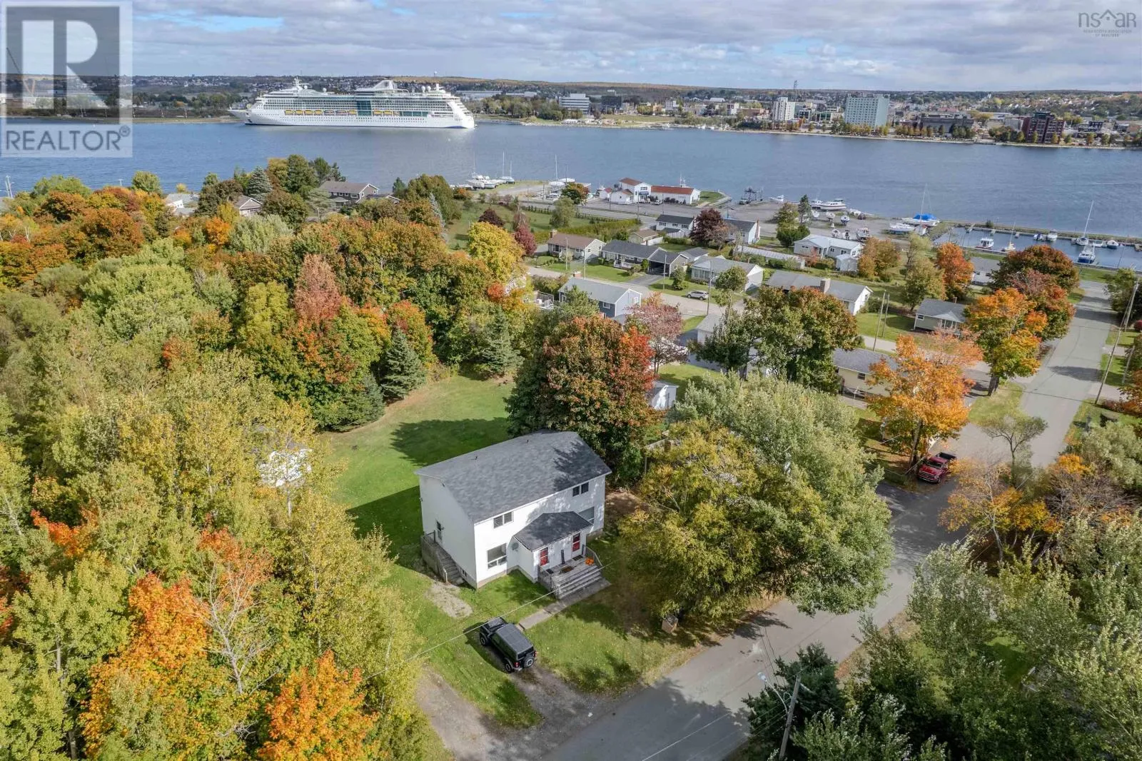 Duplex for rent: 50/52 Myrtle Street, Westmount, Nova Scotia B1L 1A7