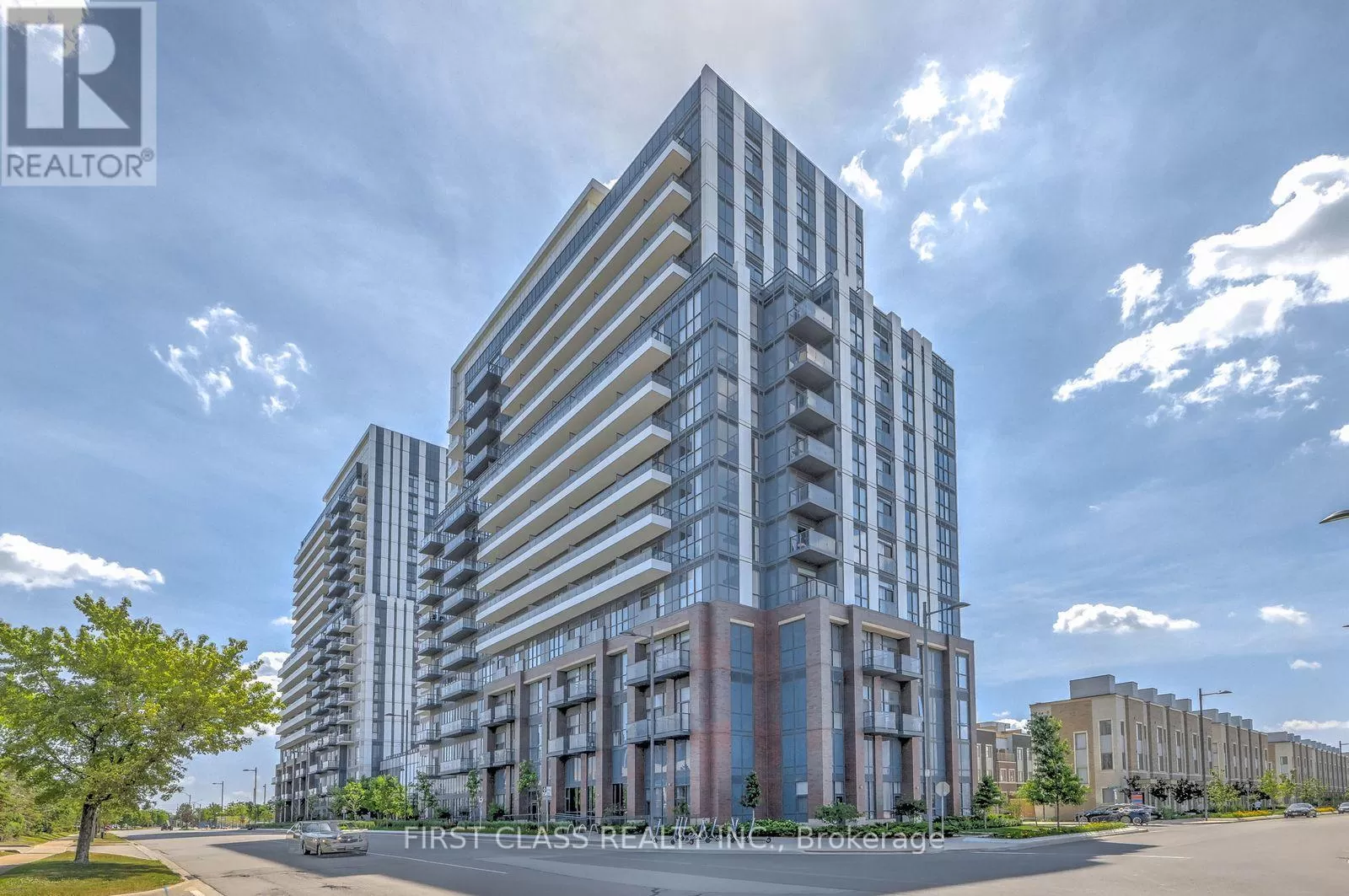 Apartment for rent: 506 - 10 Honeycrisp Crescent, Vaughan, Ontario L4K 0M7