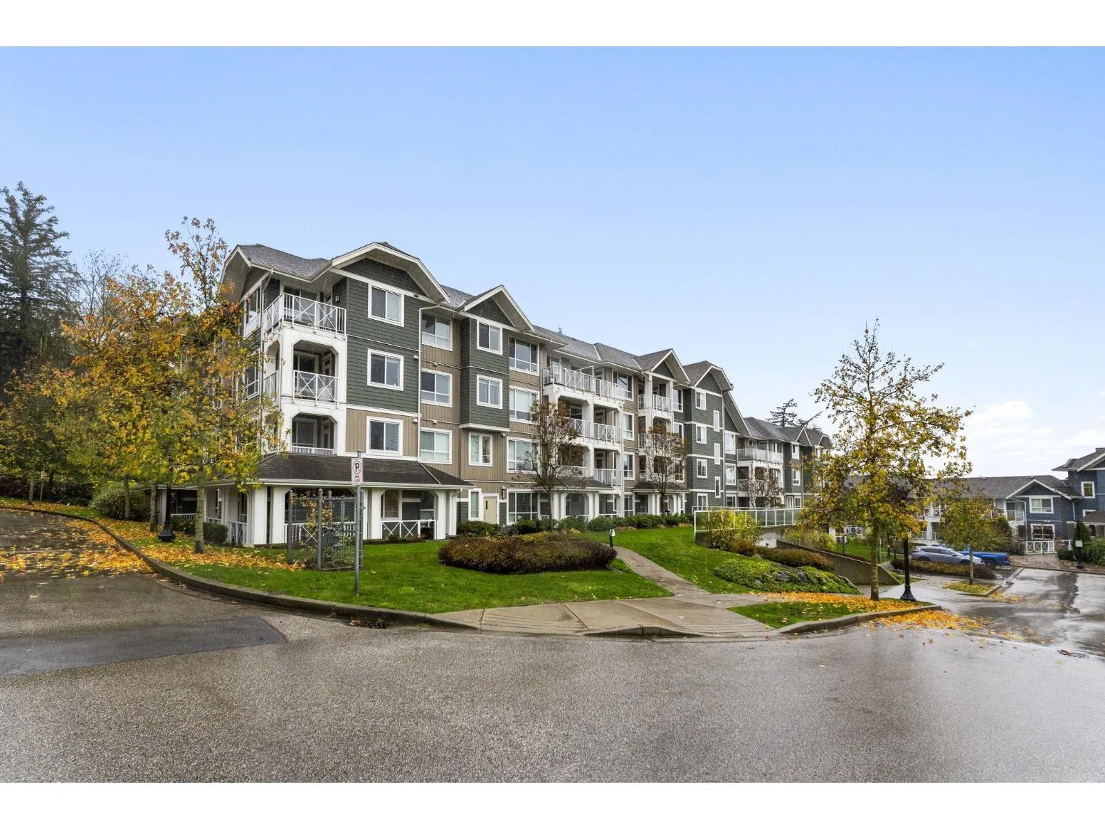 Apartment for rent: 506 16388 64 Avenue, Surrey, British Columbia V3S 6X6