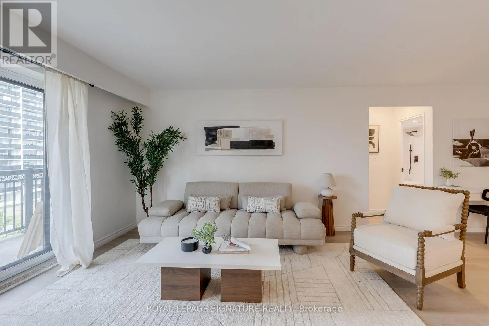 Apartment for rent: 506 - 557 The East Mall, Toronto, Ontario M9B 4A5