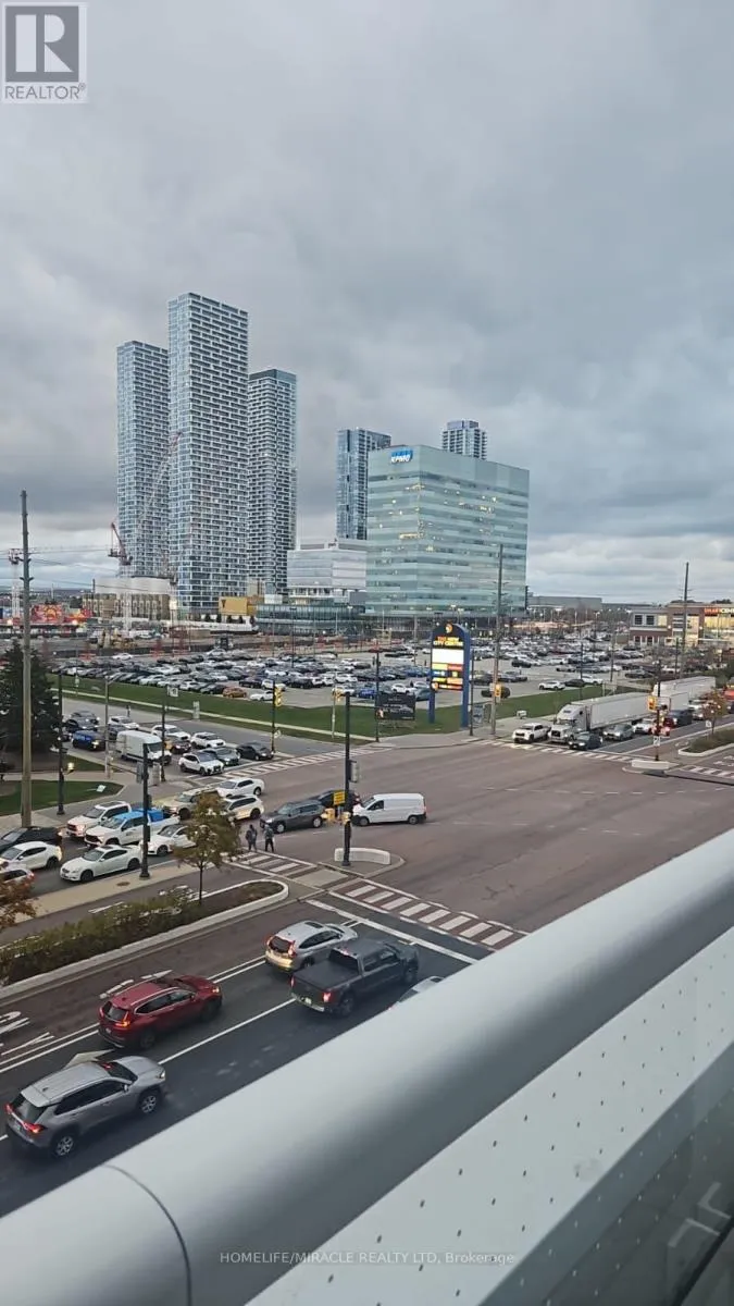 Apartment for rent: 506 - 8 Interchange Way, Vaughan, Ontario L4K 0R2