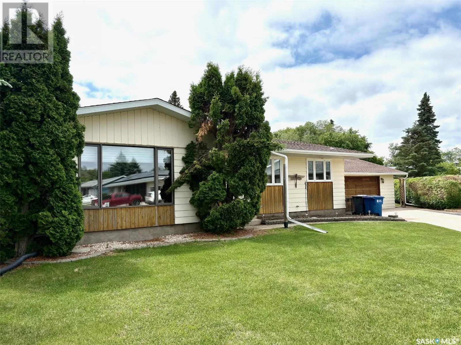 House for rent: 506 Grant Bay, Esterhazy, Saskatchewan S0A 0X0