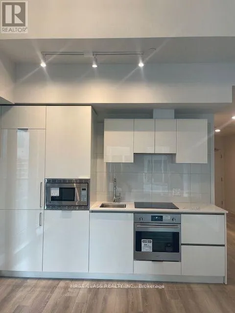 Apartment for rent: 507 - 238 Simcoe Street, Toronto, Ontario M5T 3B9