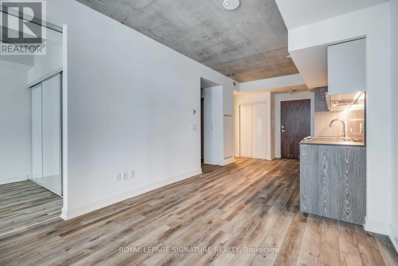 Apartment for rent: 507 - 30 Baseball Place, Toronto, Ontario M4M 0E8