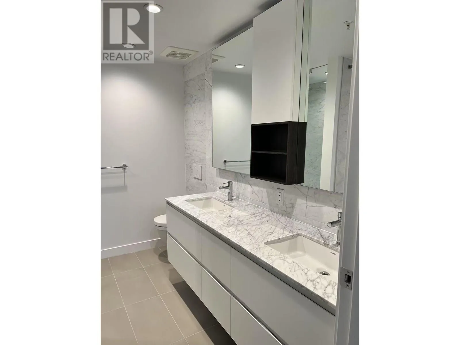 Apartment for rent: 507 6000 Mckay Avenue, Burnaby, British Columbia V5H 0K2