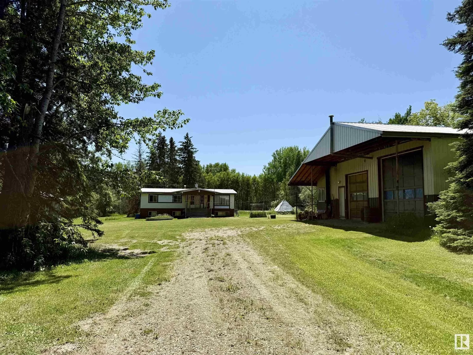 House for rent: 507 Lakeshore Drive Buck Lake, Rural Wetaskiwin County, Alberta T0C 0T0
